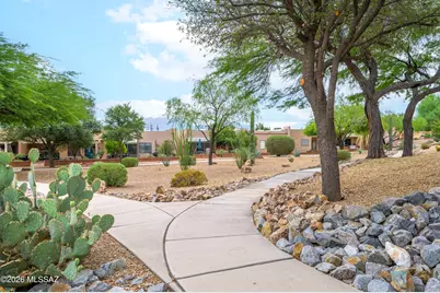 597 W Union Bell Drive, Green Valley, AZ 85614 - Photo 3