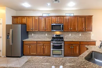 3884 E Gwynns Run Place, Tucson, AZ 85739 - Photo 5