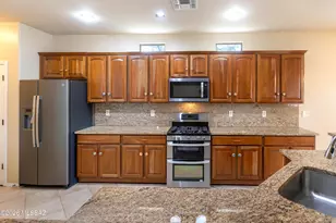 3884 E Gwynns Run Pl, Tucson, AZ 85739 - Photo 5