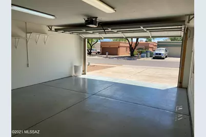 3911 N Vine Tree Place, Tucson, AZ 85719 - Photo 5