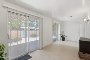 2423 N Sonoita Pl, Tucson, AZ 85712 - Photo 7
