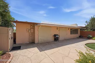 2423 N Sonoita Pl, Tucson, AZ 85712 - Photo 35