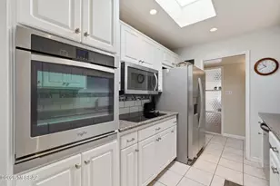 2423 N Sonoita Pl, Tucson, AZ 85712 - Photo 15