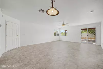 2141 S Saint Suzanne Drive, Tucson, AZ 85713 - Photo 9