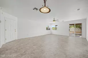 2141 S St Suzanne Dr, Tucson, AZ 85713 - Photo 9