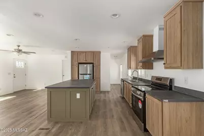 9415 S Vicki Drive, Tucson, AZ 85736 - Photo 1