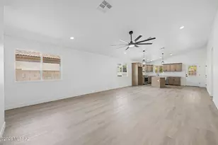 2017 W Cholla Vista Dr, Tucson, AZ 85704 - Photo 9