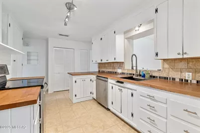 933 N Columbus Boulevard, Tucson, AZ 85711 - Photo 9