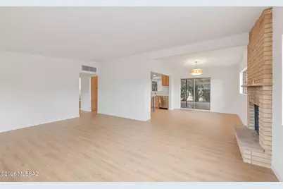 4402 E Blacklidge Drive, Tucson, AZ 85712 - Photo 13