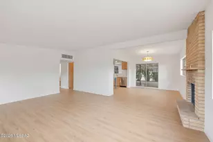 4402 E Blacklidge Dr, Tucson, AZ 85712 - Photo 13