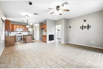 11862 W Fontenelle Drive, Marana, AZ 85653 - Photo 13