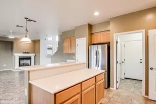 8371 N Amber Burst Dr, Tucson, AZ 85743 - Photo 9