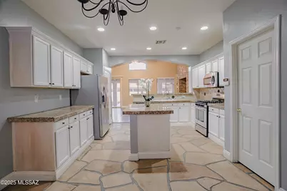 5533 W Carriage Drive, Tucson, AZ 85742 - Photo 7