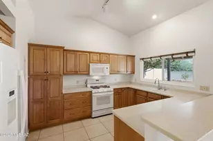 1484 W Oak Shadows Dr, Tucson, AZ 85737 - Photo 13