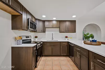 9501 E Barrudean Hills Street, Tucson, AZ 85748 - Photo 11