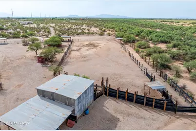 17201 W Silverbell Road, Marana, AZ 85653 - Photo 15