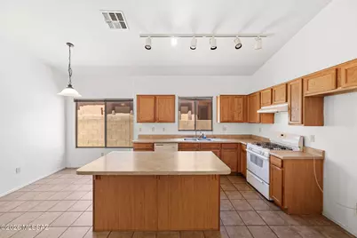 384 E Camino Del Pinsapo, Sahuarita, AZ 85629 - Photo 13