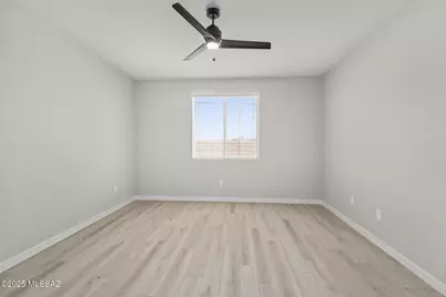 7846 S Wild Prairie Drive S, Tucson, AZ 85757 - Photo 13