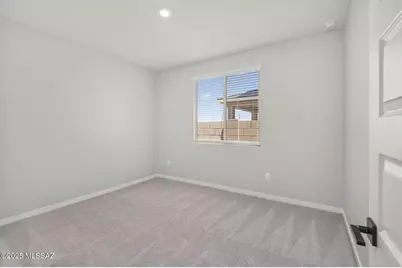 7846 S Wild Prairie Drive S, Tucson, AZ 85757 - Photo 17