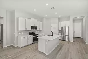 7846 S Wild Prairie Dr S, Tucson, AZ 85757 - Photo 5