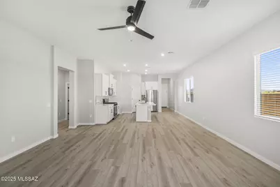7846 S Wild Prairie Drive S, Tucson, AZ 85757 - Photo 9