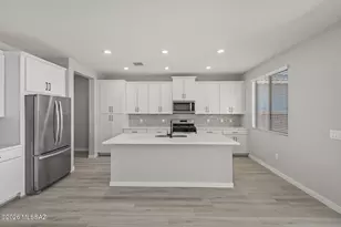 7960 S Wild Prairie Dr S, Tucson, AZ 85757 - Photo 5