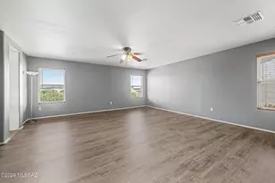 8136 W BOOTED Eagle Ct, Tucson, AZ 85757 - Photo 23