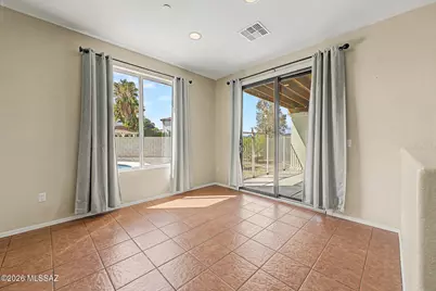 8136 W Booted Eagle Court, Tucson, AZ 85757 - Photo 13