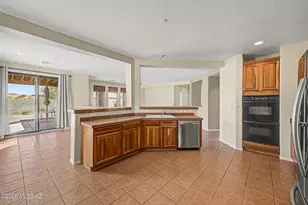 8136 W BOOTED Eagle Ct, Tucson, AZ 85757 - Photo 15