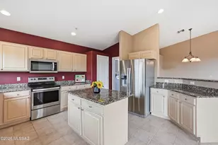 2681 S Chipshot Dr Dr, Green Valley, AZ 85614 - Photo 11