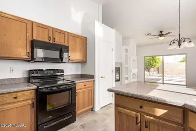 9162 N Treasure Mountain Drive, Tucson, AZ 85742 - Photo 9