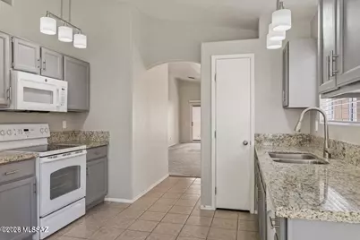 8142 N Millwheel Place, Tucson, AZ 85741 - Photo 9