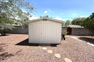 6660 E Koralee Dr, Tucson, AZ 85710 - Photo 29