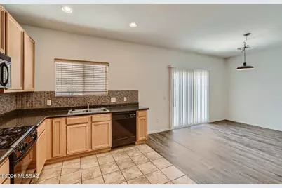 8437 W Green Kingfisher Lane, Tucson, AZ 85757 - Photo 7