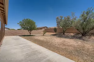 8437 W Green Kingfisher Ln, Tucson, AZ 85757 - Photo 19