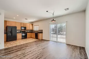 8437 W Green Kingfisher Ln, Tucson, AZ 85757 - Photo 3