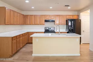 2724 N Saramano Ln, Tucson, AZ 85712 - Photo 7
