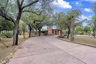 801 W Samalayuca Dr, Tucson, AZ 85704 - Photo 3