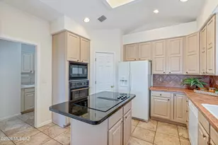 835 S Deer Meadow Loop, Tucson, AZ 85745 - Photo 15