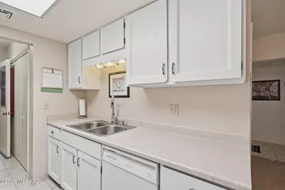380 N Calle Del Brujo, Green Valley, AZ 85614 - Photo 13