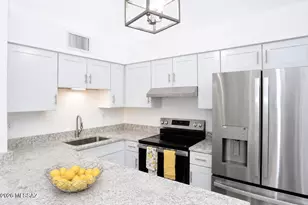 9752 E 1st St, Tucson, AZ 85748 - Photo 9
