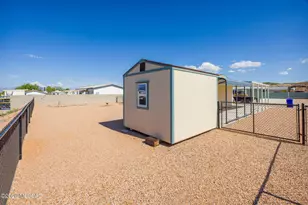 692 W Pony Express Ln, Benson, AZ 85602 - Photo 19