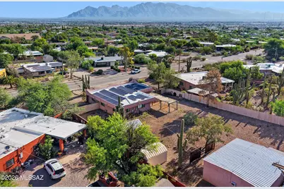 2441 W Wagon Wheels Drive, Tucson, AZ 85745 - Photo 31