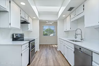 6932 E VÃ­a Dorado, Tucson, AZ 85715 - Photo 13