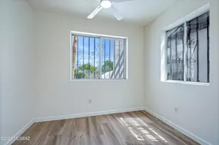 6932 E VÃ­a Dorado, Tucson, AZ 85715 - Photo 15