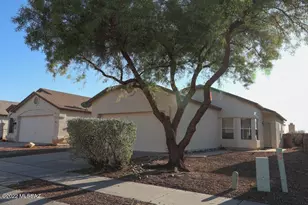 9258 E Muleshoe St, Tucson, AZ 85747 - Photo 1