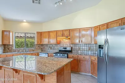 7949 N Wildomar Drive, Tucson, AZ 85743 - Photo 3