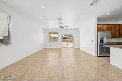 7803 S Sugarbend Drive, Tucson, AZ 85757 - Photo 9