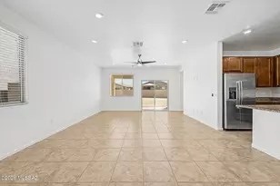 7803 S Sugarbend Dr, Tucson, AZ 85757 - Photo 9