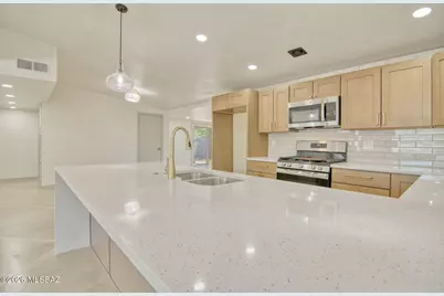 7022 E 5th Street, Tucson, AZ 85710 - Photo 5